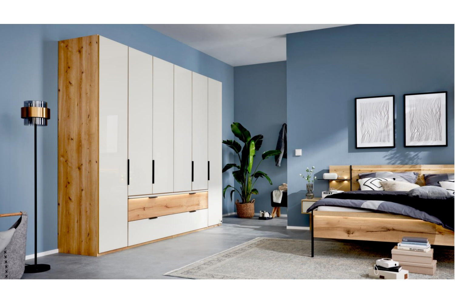 Komplettes Schlafzimmer in Beige-Grau mit heller Eiche