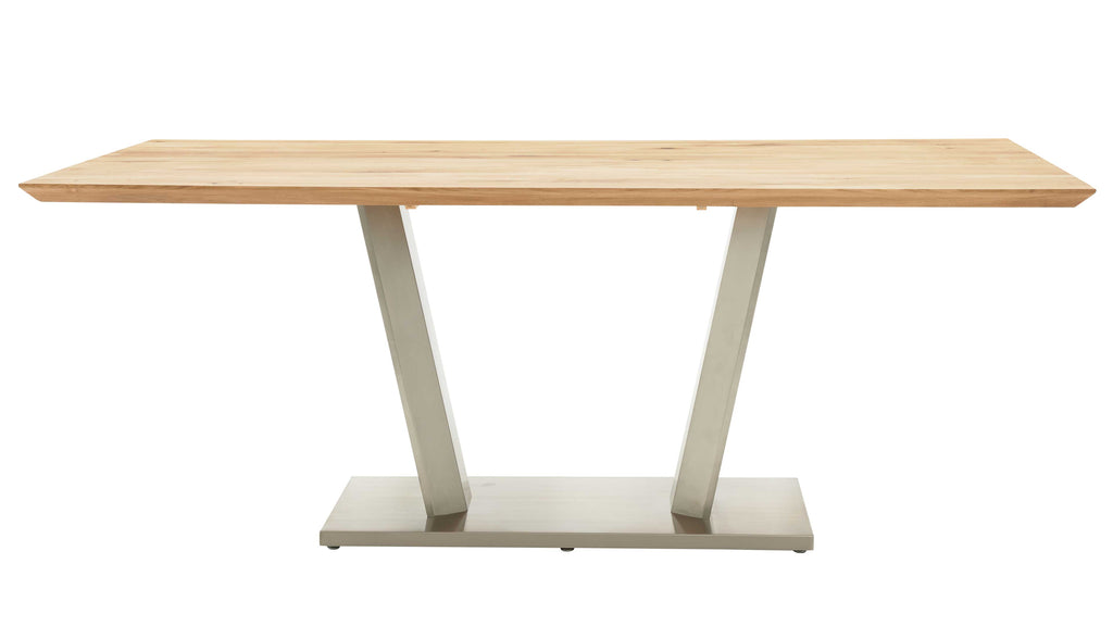 Interliving 5104 Rechteckiger Esstisch mit heller Wildeiche-Tischplatte und Edelstahlgestell in moderner V-Form