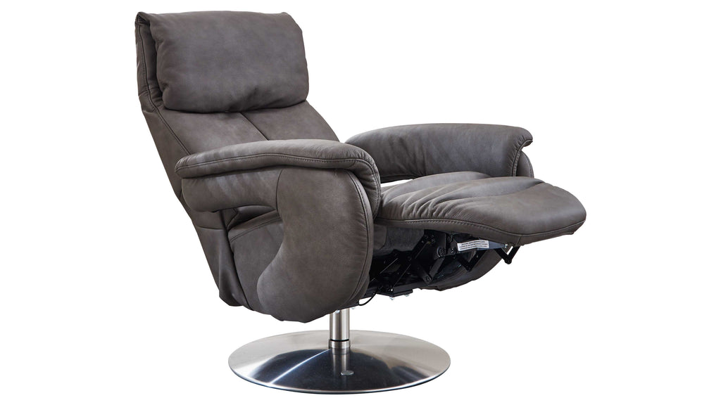 Der Relaxsessel hat eine graue Polsterung, eine gepolsterte Rückenlehne und eine runde, metallene Fußbasis.