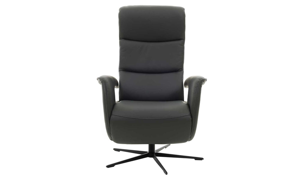 Schwarzer HUKLA® mit hoher Rückenlehne | IL Relaxsessel aus der Interliving-Serie 4545, Jubiläumsausgabe, Vorderansicht auf weißem Hintergrund.