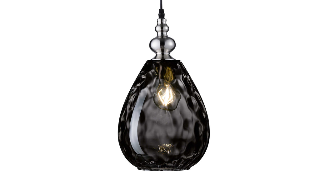 Eine hängende Lampe mit einer tropfenförmigen, transparenten Glasabdeckung in dunkler Farbe und einem silbernen Fassungselement.