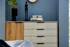 Kommode mit Hochglanzfronten in Beige-Grau und Korpus in Eiche-Optik