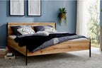 Komplettes Schlafzimmer in Beige-Grau mit heller Eiche
