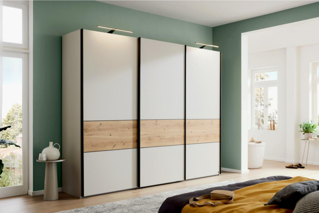 Schwebetürenschrank in Beige-Grau mit Absetzung in Eiche-Nachbildung