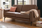 Interliving Serie 4066, 2-Sitzer-Sofa mit braunem Echtleder und mattschwarzen Metallfüßen