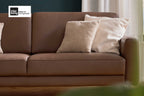 Interliving Serie 4066, 2-Sitzer-Sofa mit braunem Echtleder und mattschwarzen Metallfüßen