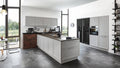 Moderne Küche im Landhausstil mit grauen Schränken, Kochinsel, Nolte® Focus mit Miele-Einbaugeräten.