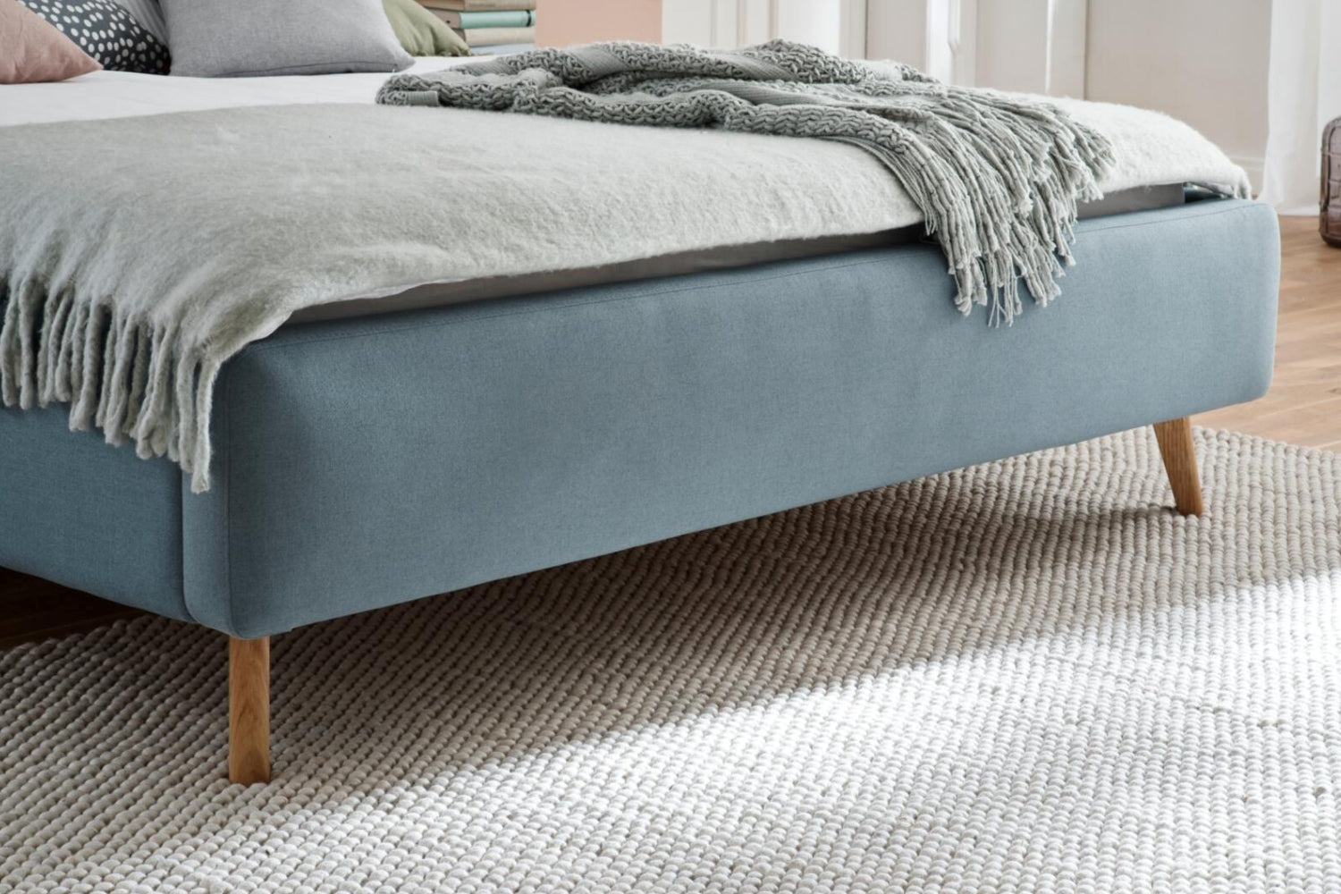 Polsterbettgestell Mattis Farbe: eisblau Größe 180 x 200 cm
