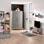 Modernes Kinderzimmer mit Etagenbett, PAIDI Jugendzimmer Lowboard „Sten“ aus schiefergrauem Melamin mit Akzenten aus massiver Eiche.
